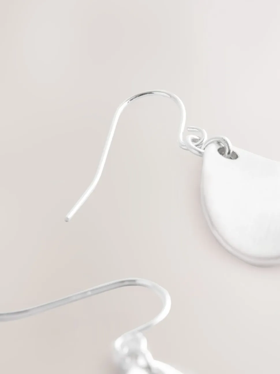 Tonalité argentée - Pendants d'oreilles pétales