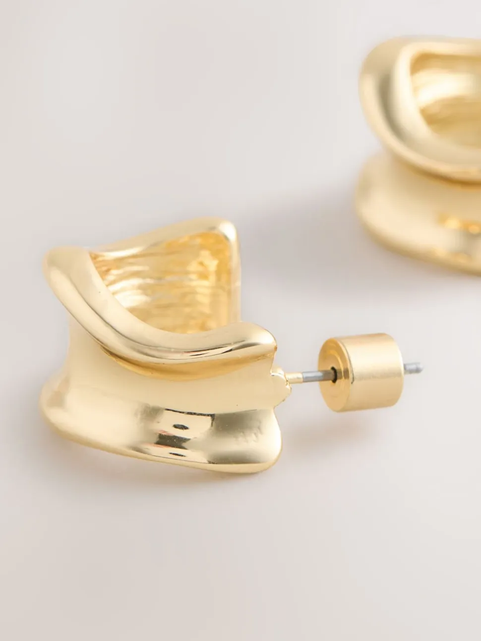 Tonalité d'or - Boucles d’oreilles larges petites créoles