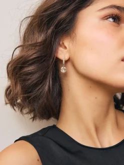 Tonalité d'or - Boucles d’oreilles créoles pavées en pierre carrée
