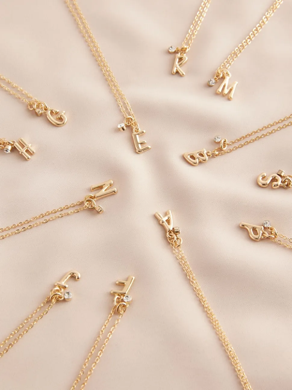 Tonalité d'or - Collier à initiale