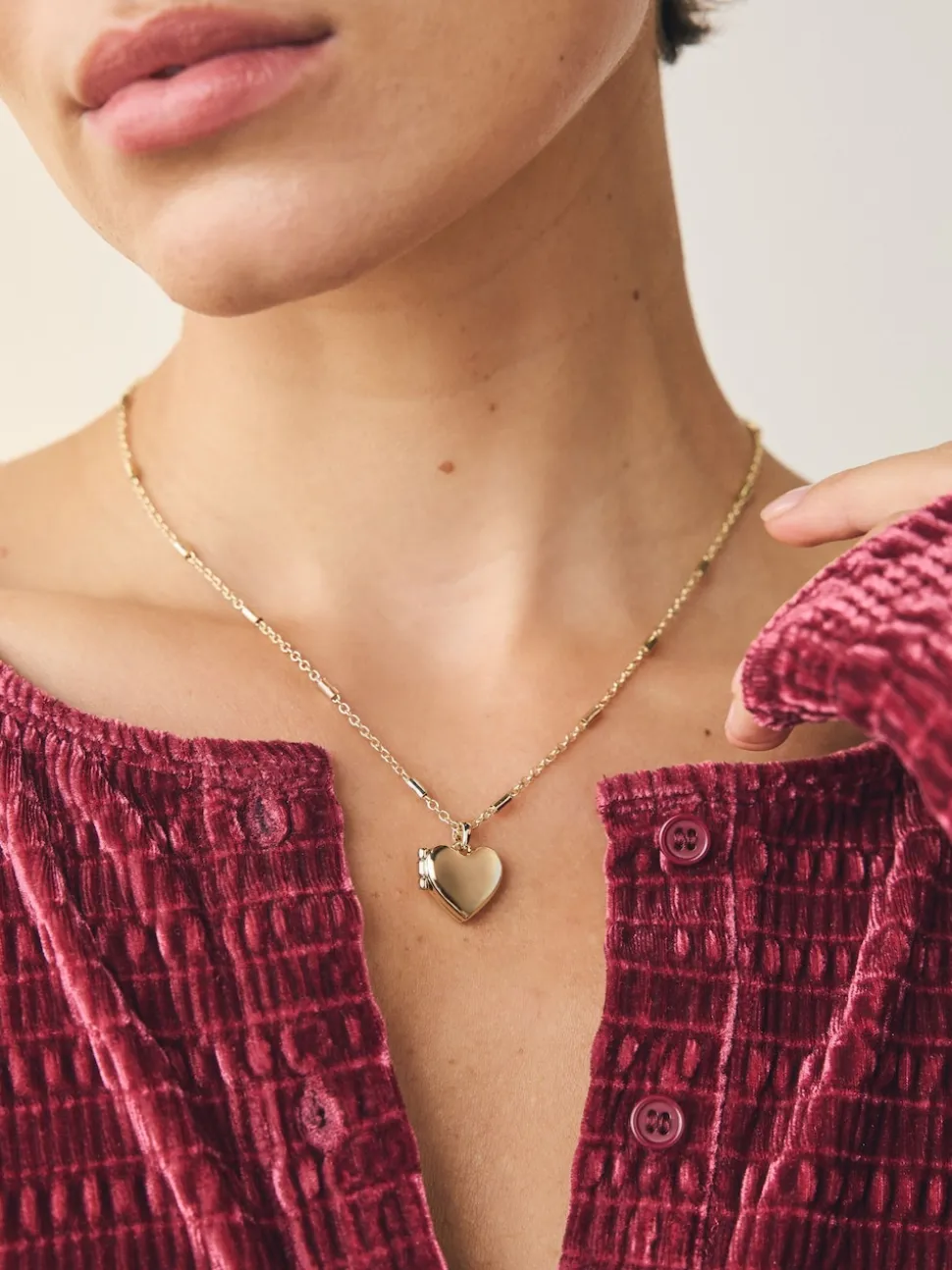 Tonalité d'or - Collier à médaillon cœur