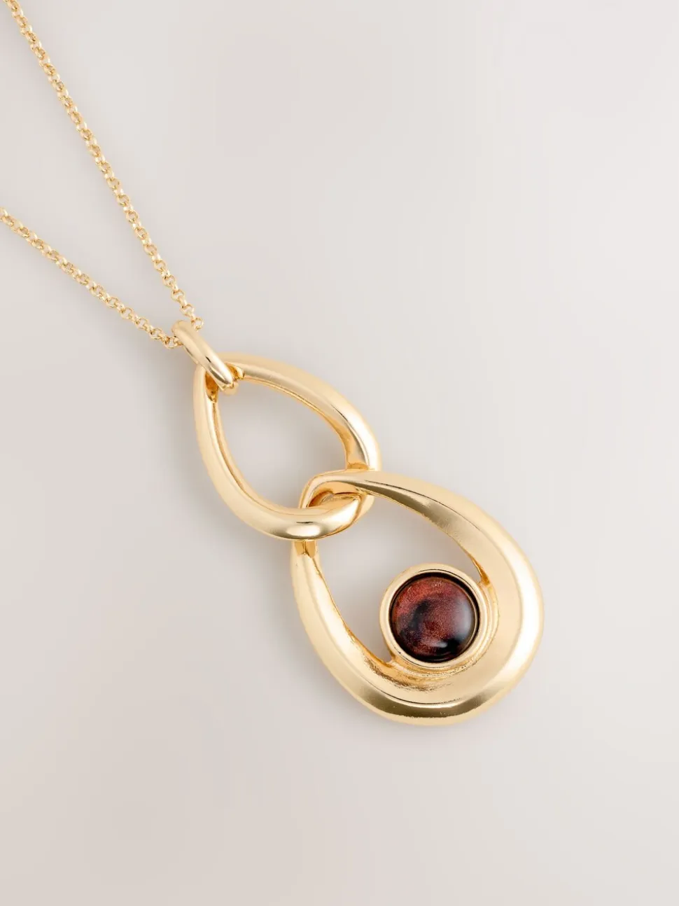 Tonalité d'or - Collier entrelacé avec pierres entrelacées