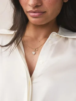 Tonalité d'or - Collier Lariat à fil cœur