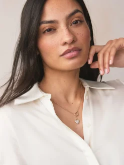 Tonalité d'or - Collier Lariat à fil cœur