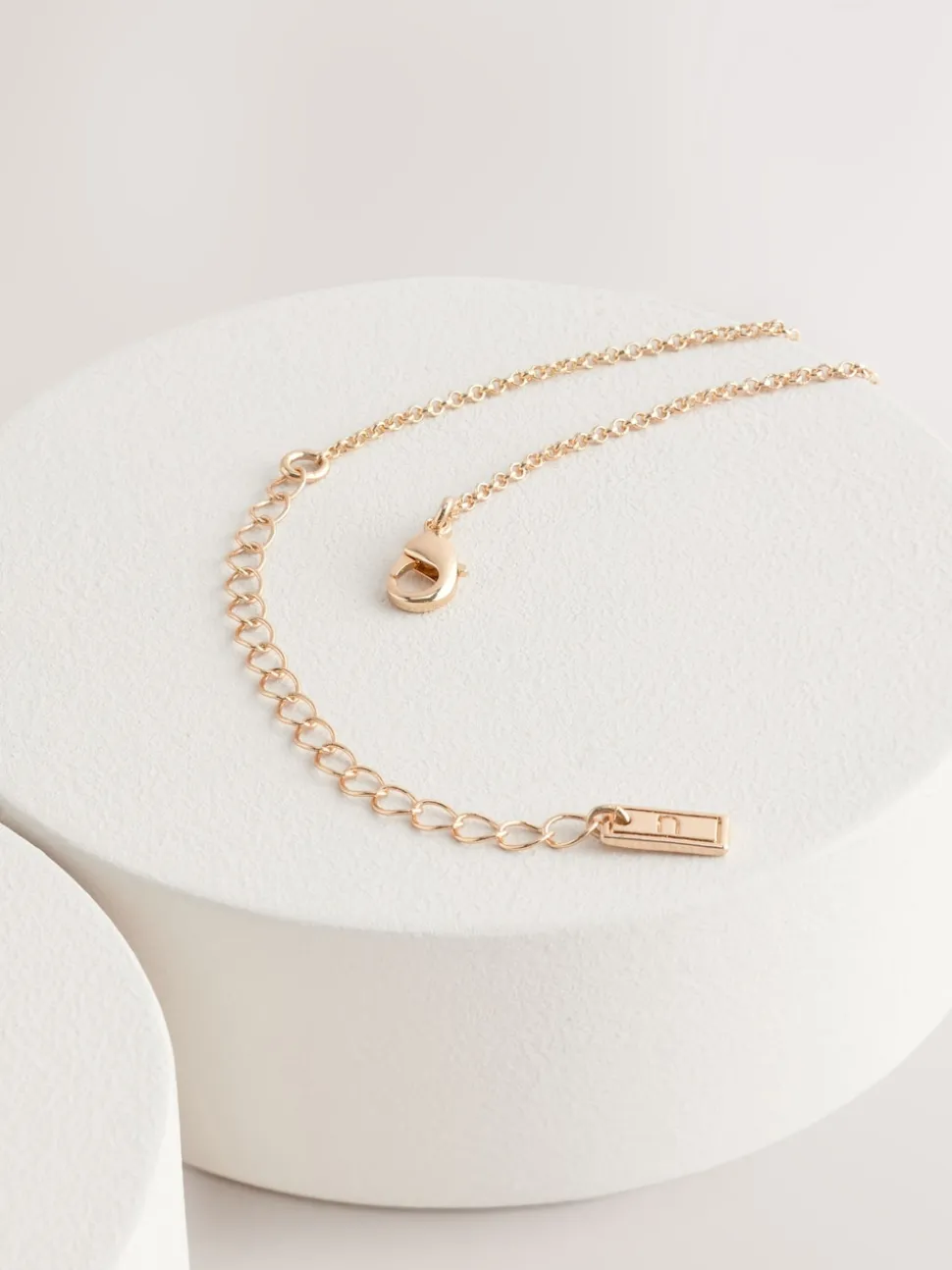 Tonalité d'or - Collier Lariat à fil cœur