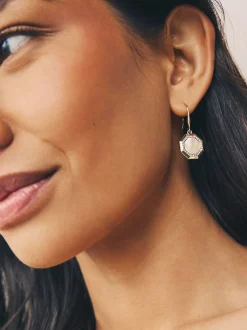 Tonalité d'or - Pendants d'oreilles octogonaux en nacre