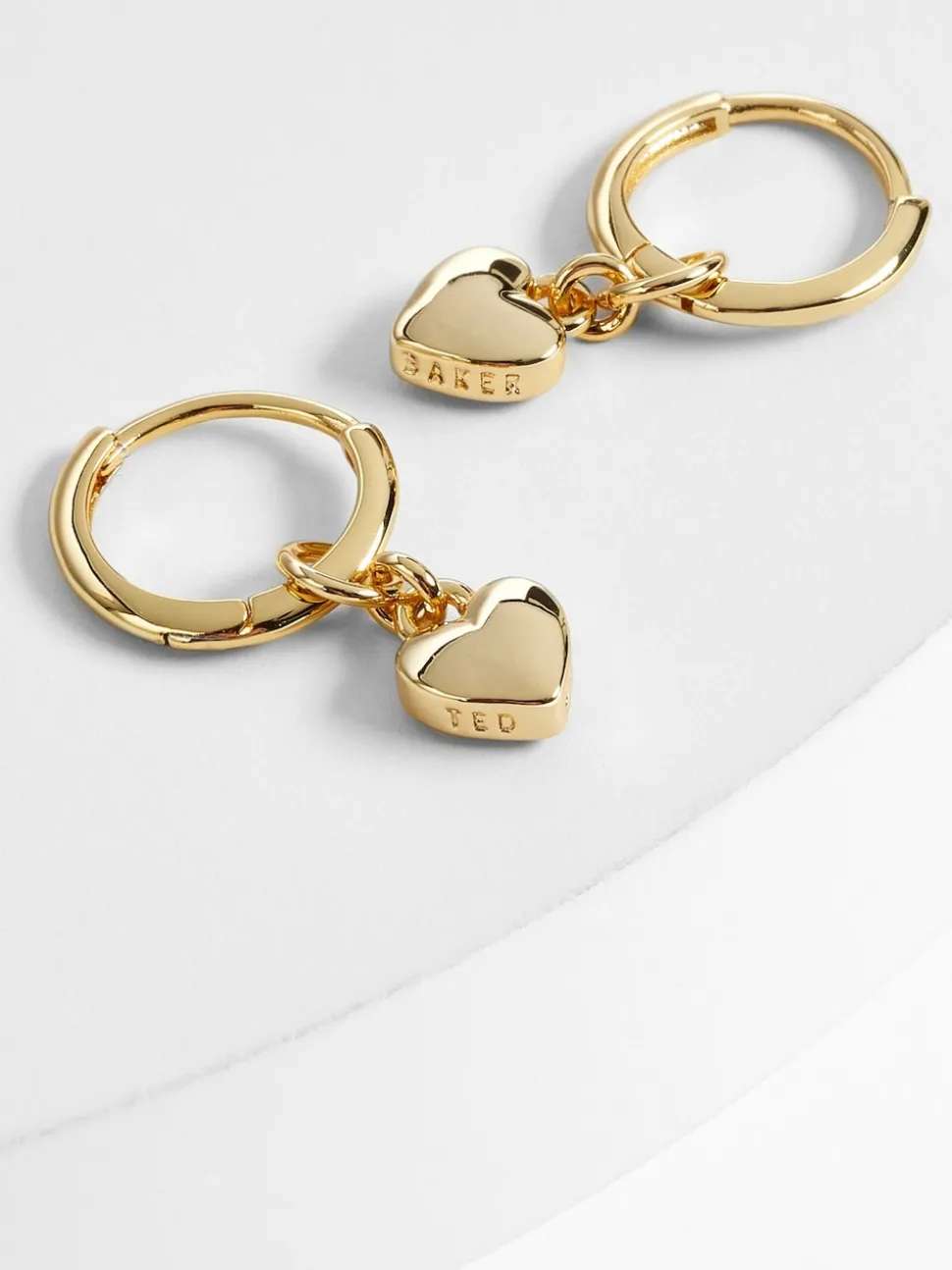 Tonalité d'or - Ted Baker HARRYE : Boucles d’oreilles Tiny Heart Huggie