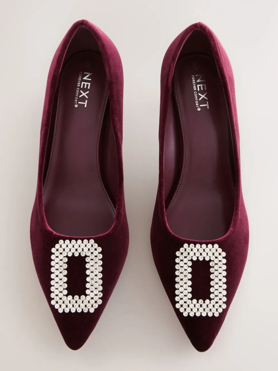 Velours rouge - Chaussures à talons pointus Forever Comfort avec bijoux