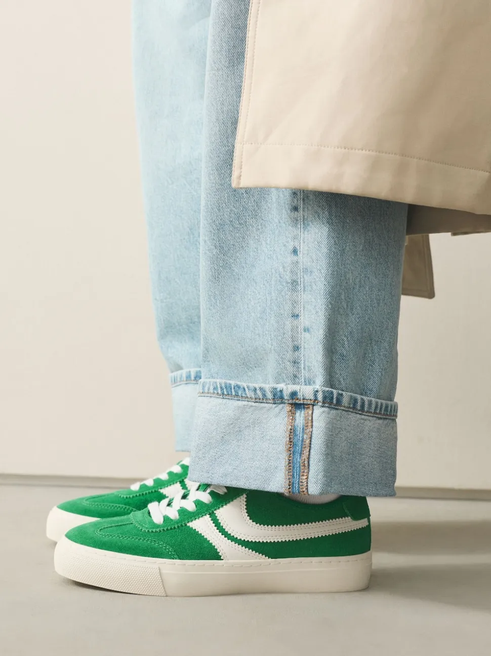 Vert - Baskets à lacets Forever Comfort® en daim à rayures latérales