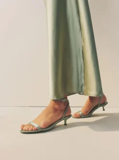 vert - Sandales simples de demoiselle d’honneur Forever Comfort® à bout rond et talon bas