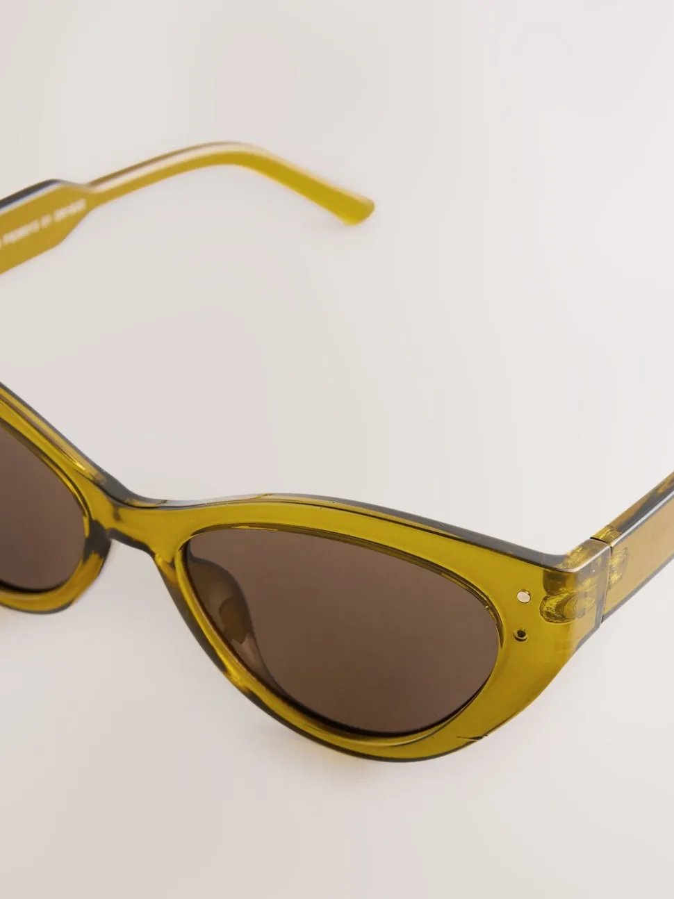 Vert olive - Lunettes de soleil fines œil-de-chat