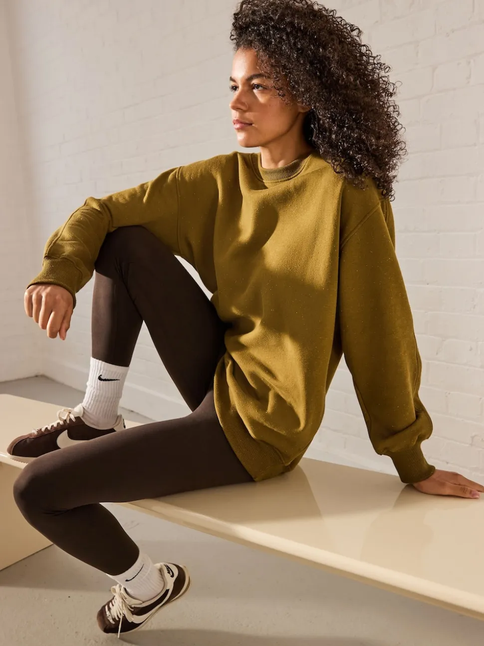 Vert olive - Sweat-shirt long Essentiels coupe décontractée avec poches