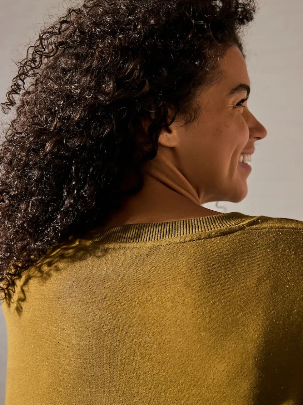 Vert olive - Sweat-shirt long Essentiels coupe décontractée avec poches
