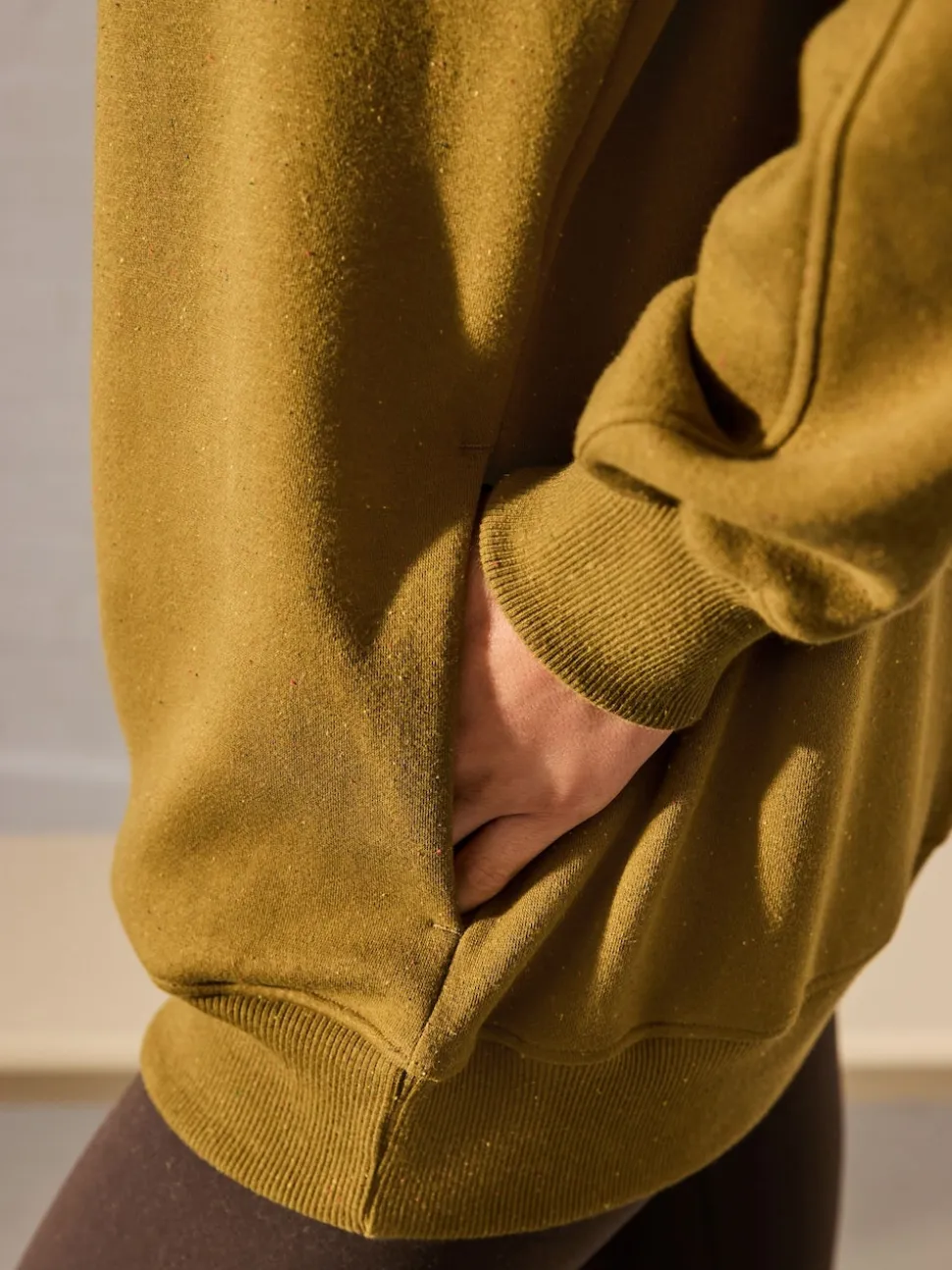 Vert olive - Sweat-shirt long Essentiels coupe décontractée avec poches