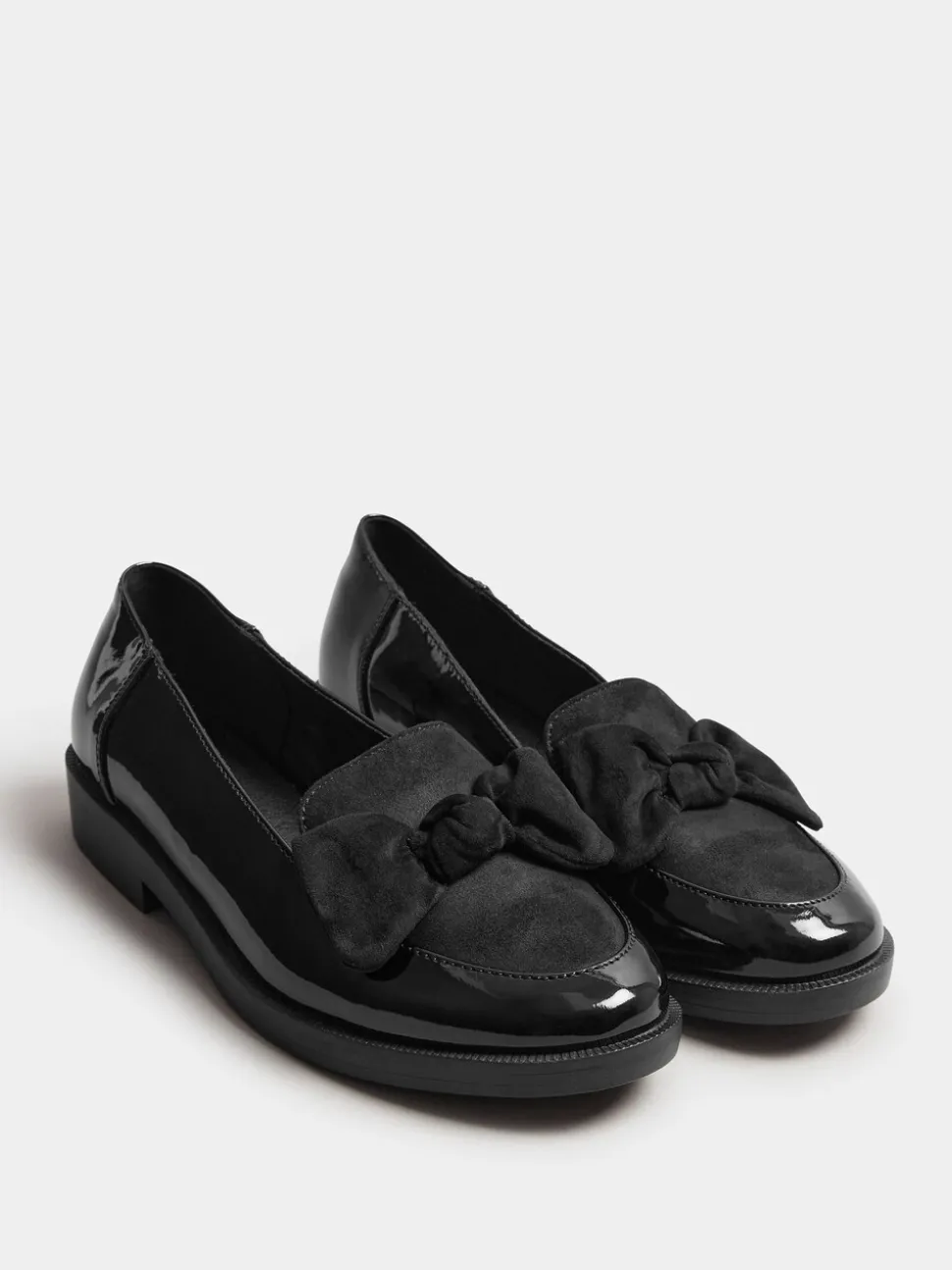 Yours Curve Mocassins vernis à nœud coupe extra large