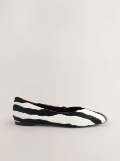 zèbre - Chaussures plates Forever Comfort® en cuir à bout squoval
