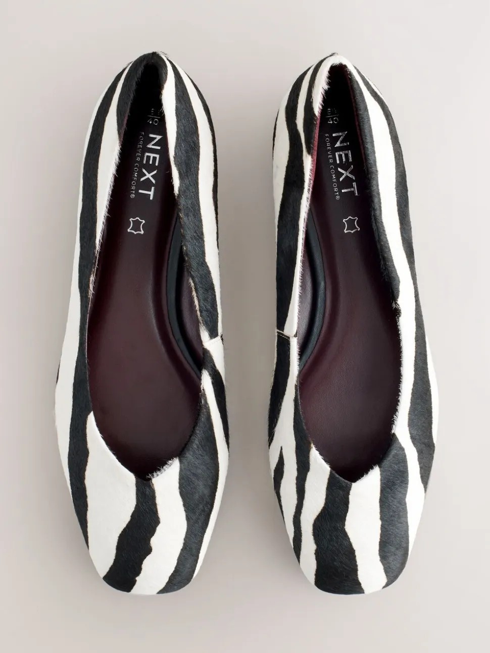 zèbre - Chaussures plates Forever Comfort® en cuir à bout squoval